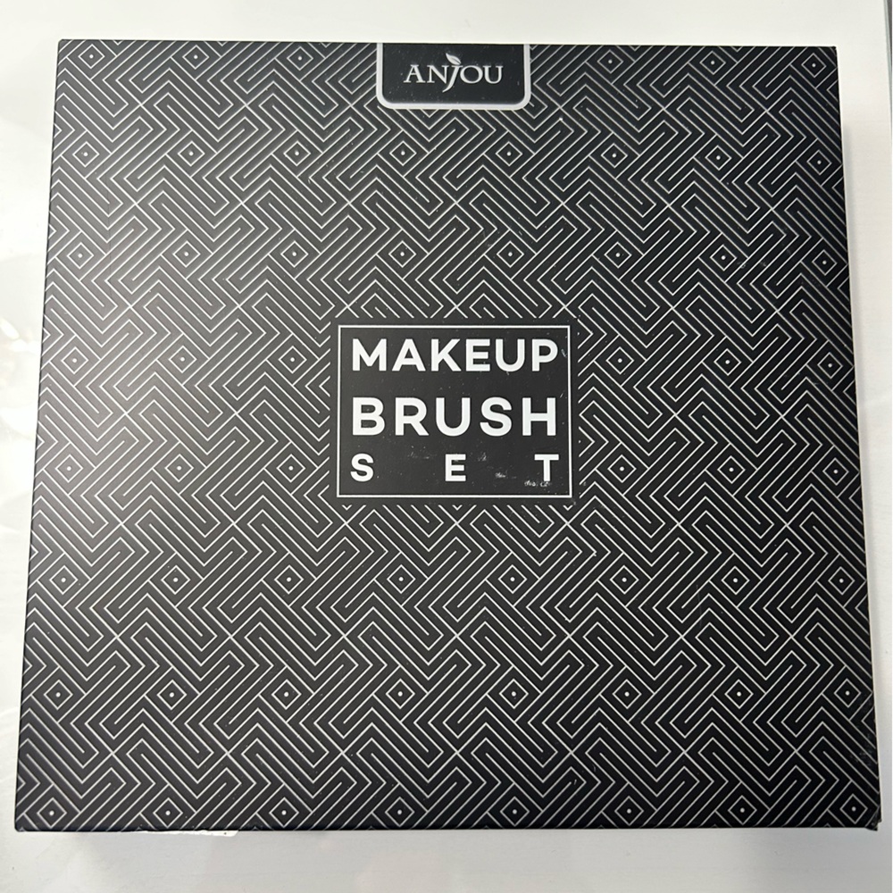 NWT Anjou High Quality Make Up Brush Set